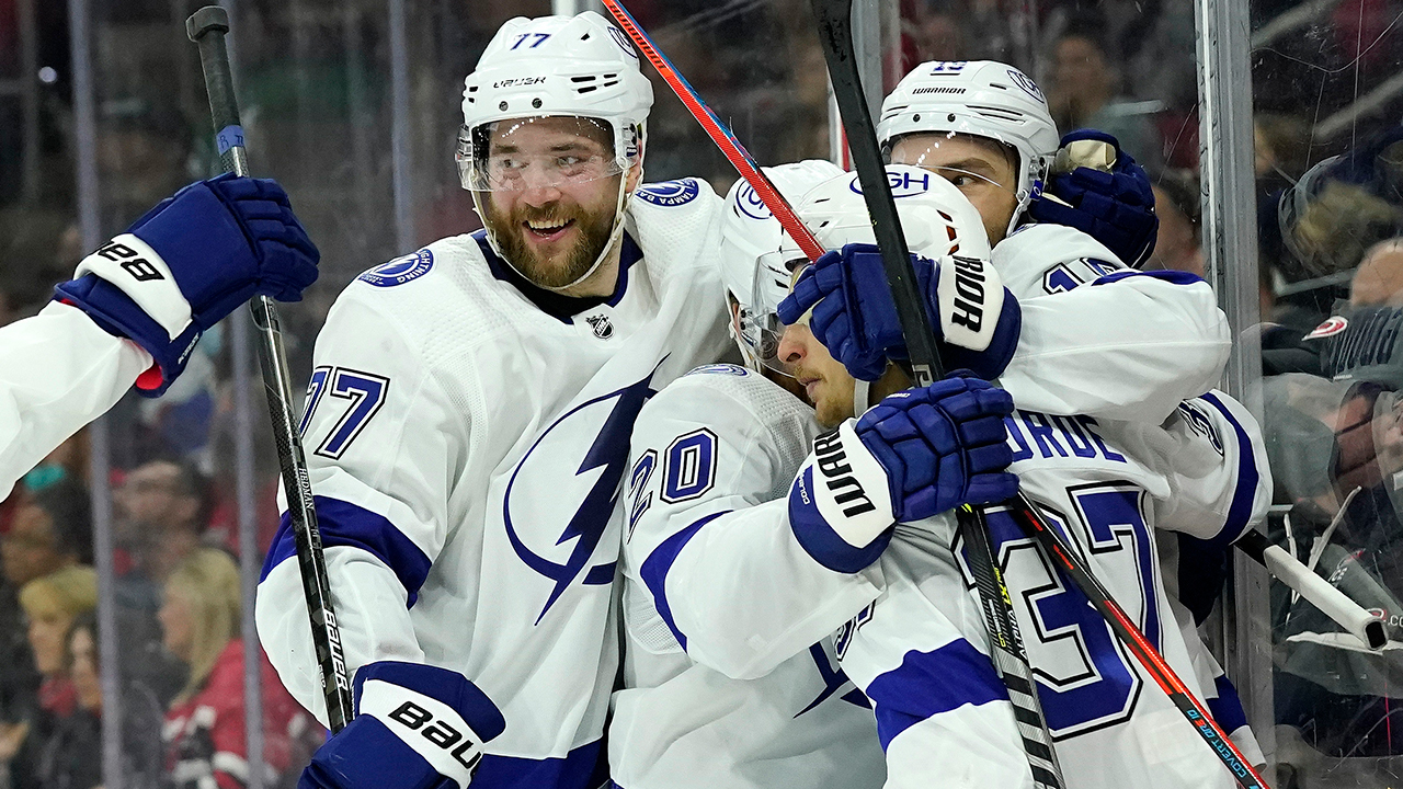Lightning’s Hedman has torn meniscus, to be out 2-4 weeks after surgery