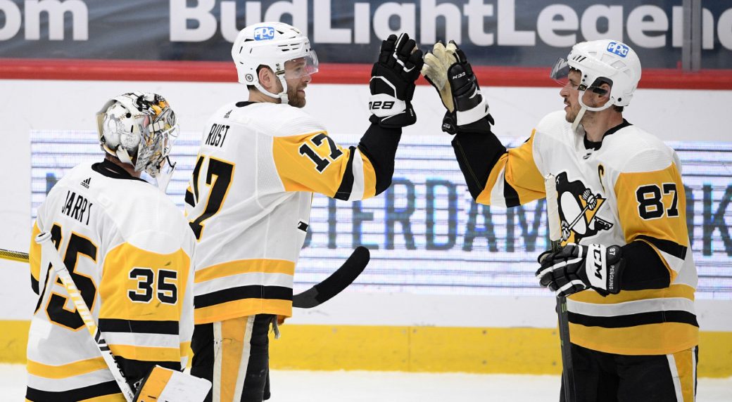 Crosby scores twice as Penguins surge past Flyers,