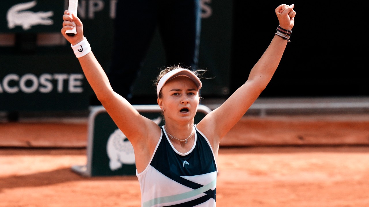 Rare loss in final for Swiatek as Krejcikova wins in Ostrava