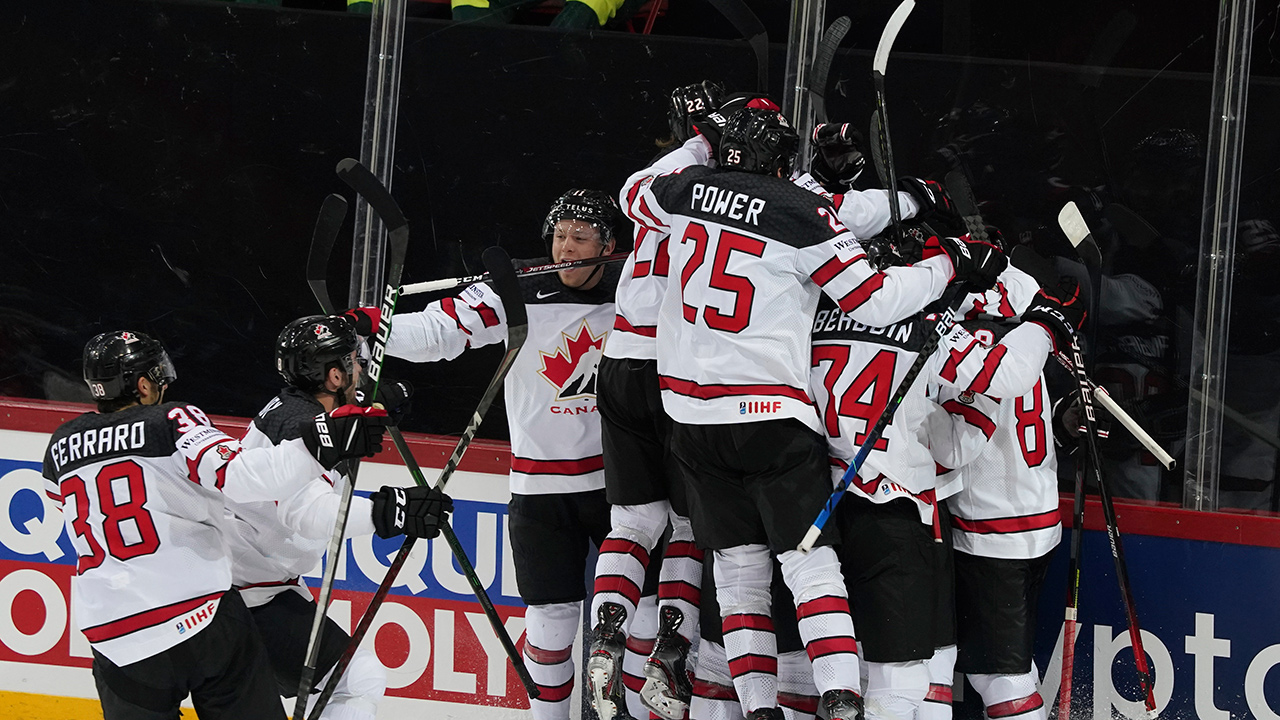 Canada stuns Russia in OT to advance to world hockey semifinals