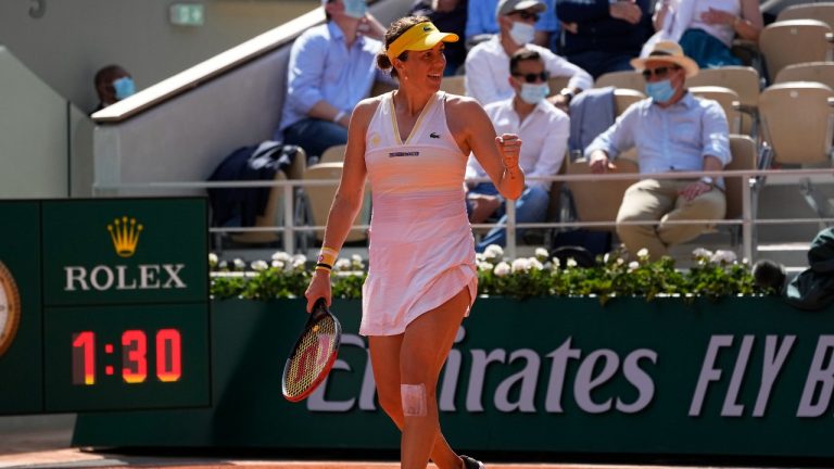 Russia's Anastasia Pavlyuchenkova clenches her fist as she plays Slovenia's Tamara Zidansek during their semifinal match of the French Open tennis tournament at the Roland Garros stadium Thursday, June 10, 2021 in Paris. (Michel Euler/AP)