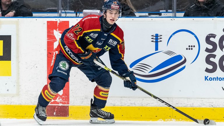 William Eklund is a top prospect in the 2021 NHL Draft. (Photo by Josefin Andersson)