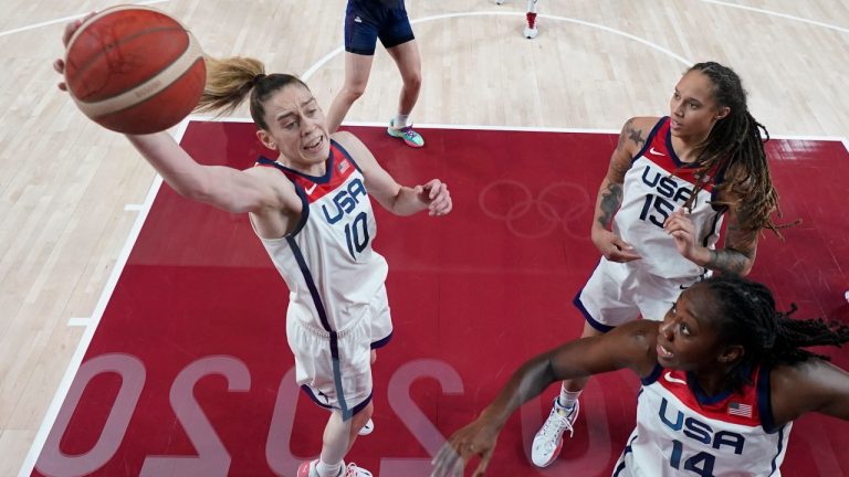 Tokyo Olympics Basketball
United States' Breanna Stewart (10), with Brittney Griner (15) and Tina Charles (14) grabs a refund during a women's semifinal basketball game against Serbia at the 2020 Summer Olympics, Friday, Aug. 6, 2021, in Saitama, Japan. (Eric Gay/AP)
