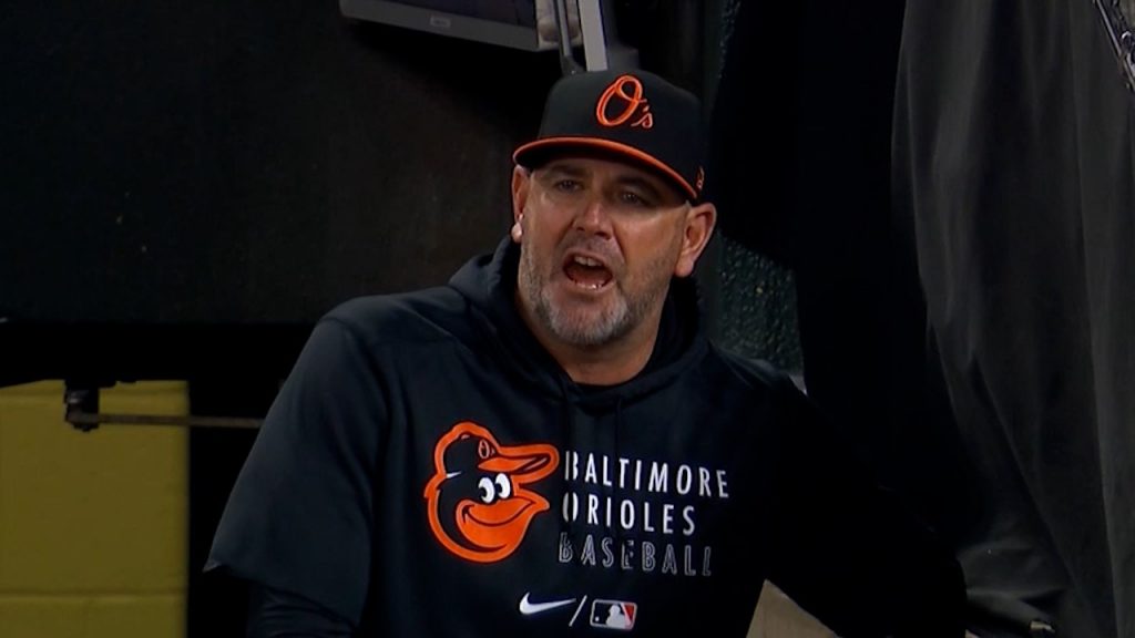 Orioles manager Hyde goes on swearing 