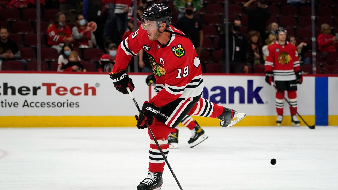 NHL Roundup: Toews has assist in return but Blackhawks fall to Red Wings thumbnail