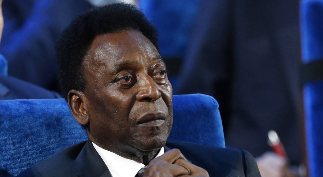 Pele to remain hospitalized due to respiratory infection