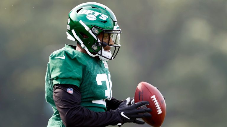 New York Jets cornerback Bless Austin practices drills during a practice at the NFL football team's training camp in Florham Park, N.J., Saturday, Aug. 22, 2020. (Adam Hunger/AP)