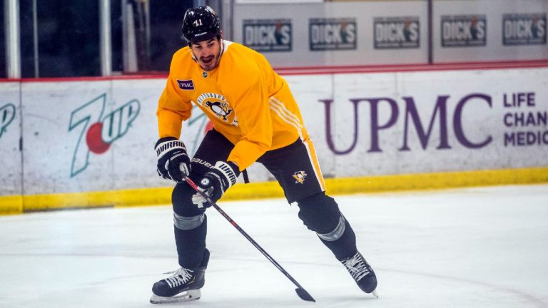 Pittsburgh Penguins' Brian Boyle attends an NHL hockey practice Thursday, Sept. 23, 2021, in Cranberry Township, Pa. (Andrew Rush/Pittsburgh Post-Gazette via AP)