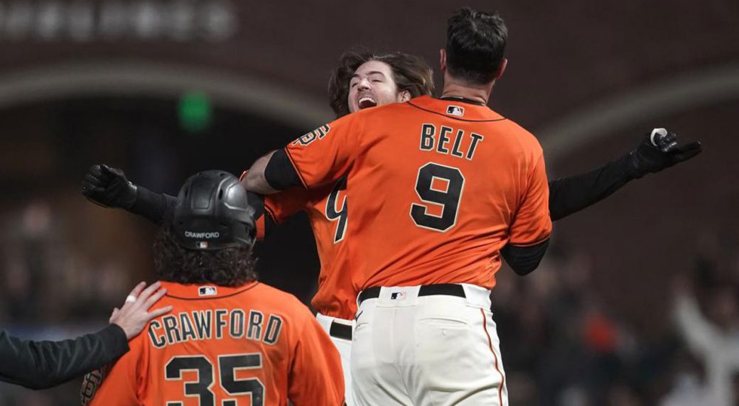 Gausman's walkoff sac fly gives Giants wild win vs. Braves