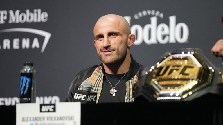 Alexander Volkanovski takes his seat on stage for the press and the fans at MGM Park Arena for UFC266 - Volkanovski vs Ortega - Press Conference on September 23, 2021 in Las Vegas, NV, United States. (Louis Grasse/PxImages/ABACAPRESS.COM)
