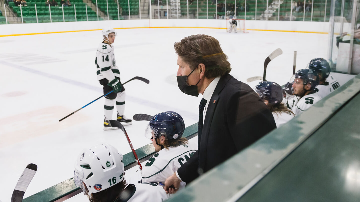 Mike Babcock neemt ontslag als coach van hockeyteam University of Saskatchewan