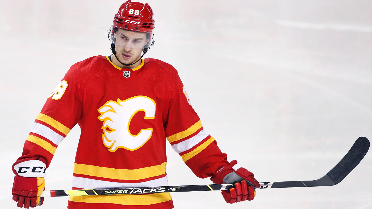 Calgary Flames' Andrew Mangiapane ejected from game for cross-checking -  Daily Faceoff