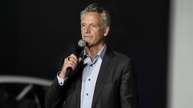 NASCAR commissioner Steve Phelps resigns after inflammatory texts revealed  in trial - Sportsnet.ca