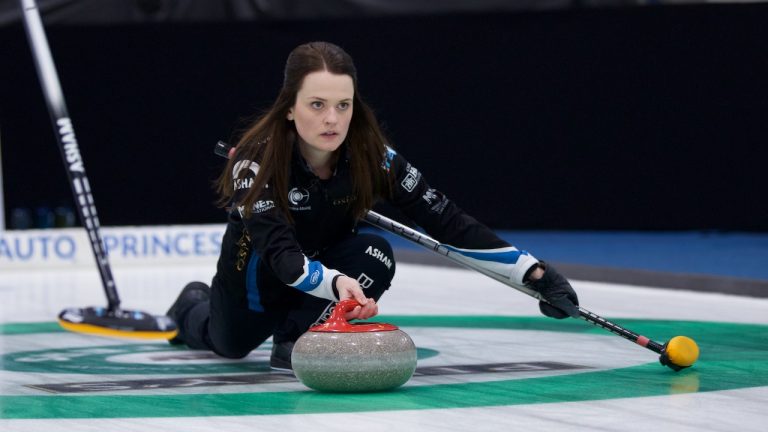 Tracy Fleury shoots a stone during the Masters women's quarterfinals on Oct. 23, 2021, in Oakville, Ont. (Anil Mungal)