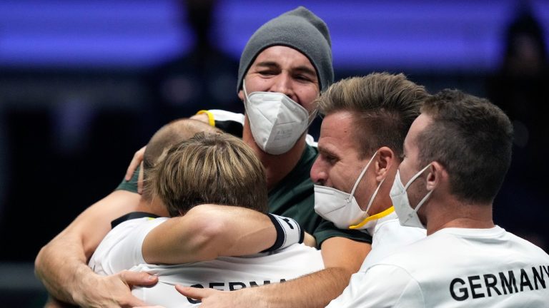 Team Germany celebrate after beating Great Britain in a Davis Cup quarter final match match between Great Britain and Germany in Innsbruck, Austria, Tuesday, Nov. 30, 2021. (Michael Probst/Photo)