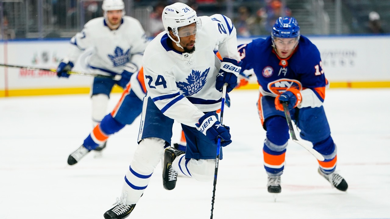 Maple Leafs Honour Wayne Simmonds For Reaching 1000 NHL Games