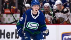 Canucks’ Elias Pettersson finding confidence in new role after early struggles