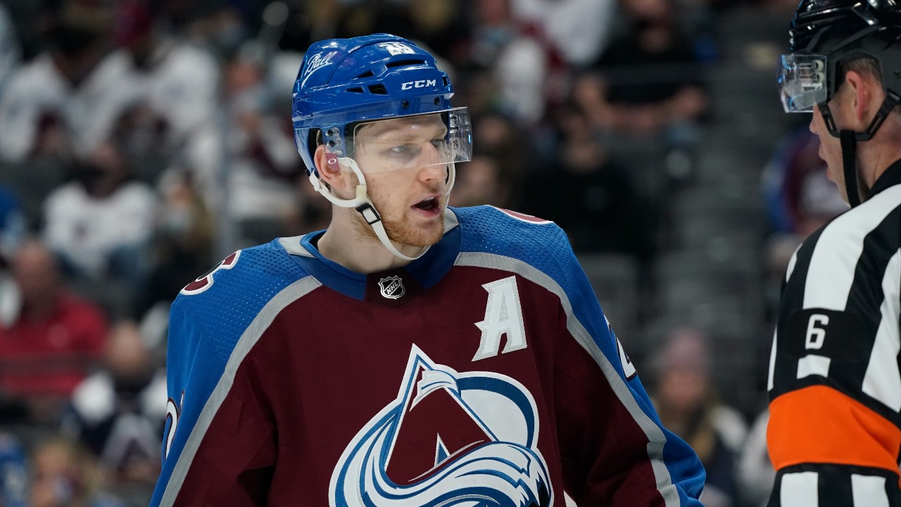 Avalanche's MacKinnon won't return against Bruins after collision with Hall