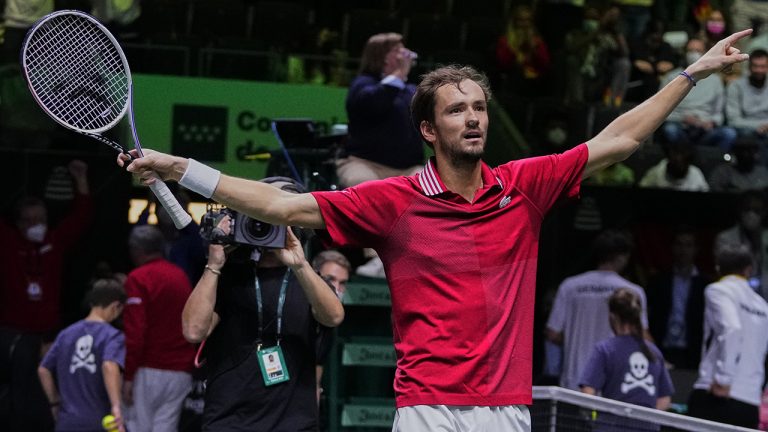 Russian Tennis Federation's Daniil Medvedev celebrates his team victory after defeating Germany's Jan-Lennard Struff during their Davis Cup tennis semi-final match. (Manu Fernandez/AP)