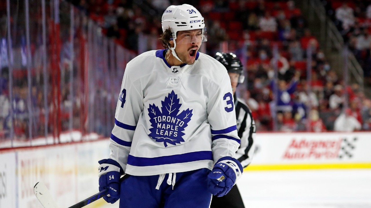 Matthews' power-play goal lifts Leafs over Devils