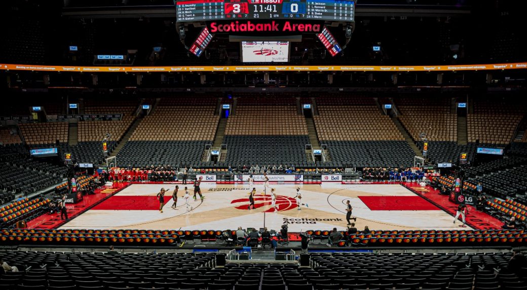 With no fans to enjoy it, Raptors end strange 2021 on winning note