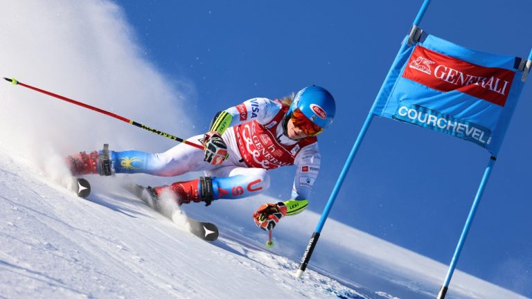 United States' Mikaela Shiffrin speeds down the course during an alpine ski, women's World Cup giant slalom race in Courchevel, France, Wednesday, Dec. 22, 2021. (Marco Trovati/AP)