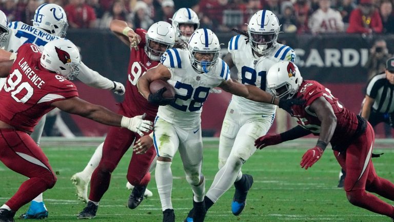 Indianapolis Colts running back Jonathan Taylor (28) runs against the Arizona Cardinals during the second half of an NFL football game, Saturday, Dec. 25, 2021, in Glendale, Ariz. (Rick Scuteri/AP)