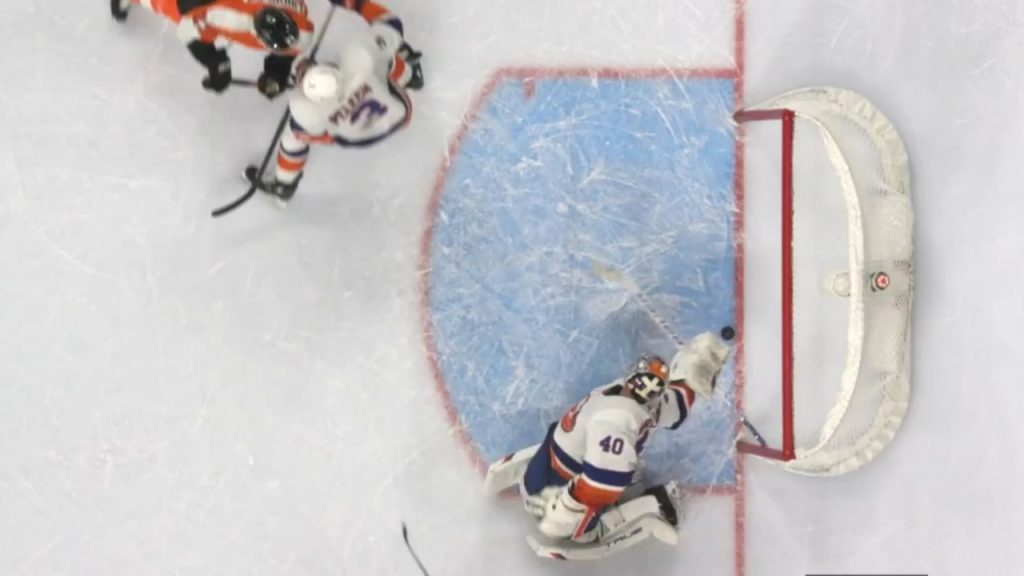 Semyon Varlamov has night to forget as Islanders fall to Canucks