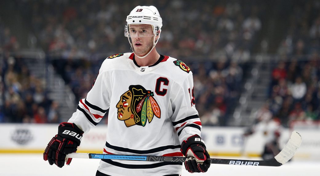 Les Blackhawks retirent le capitaine Jonathan Toews de la réserve des blessés