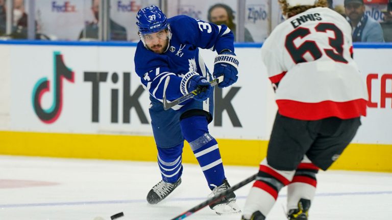 Toronto Maple Leafs defenceman Timothy Liljegren (37) shoots the puck. (Evan Buhler/CP)