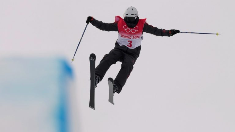 Canada's Rachael Karker competes during the women's halfpipe qualification at the 2022 Winter Olympics, Thursday, Feb. 17, 2022, in Zhangjiakou, China. (Francisco Seco/AP)