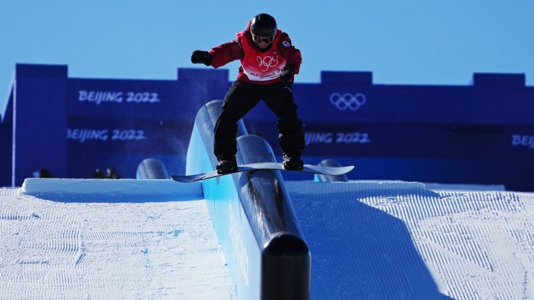 Canada's Mark McMorris competes during the men's snowboard slopestyle qualifications at the 2022 Beijing Winter Olympics in Zhangjiakou, China on Sunday, Feb. 6, 2022. (Sean Kilpatrick/THE CANADIAN PRESS)