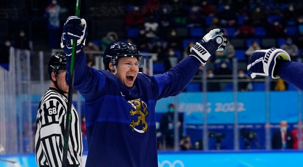 Daniel Alfredsson joins Maple Leafs as associate coach
