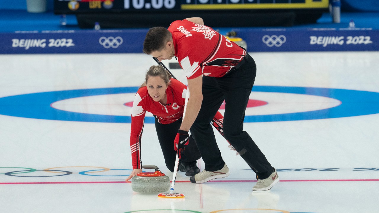 Canada misses mixed doubles curling playoffs after losing to Italy in extra end thumbnail