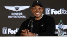Tiger Woods beats out Phil Mickelson for $8 million impact bonus