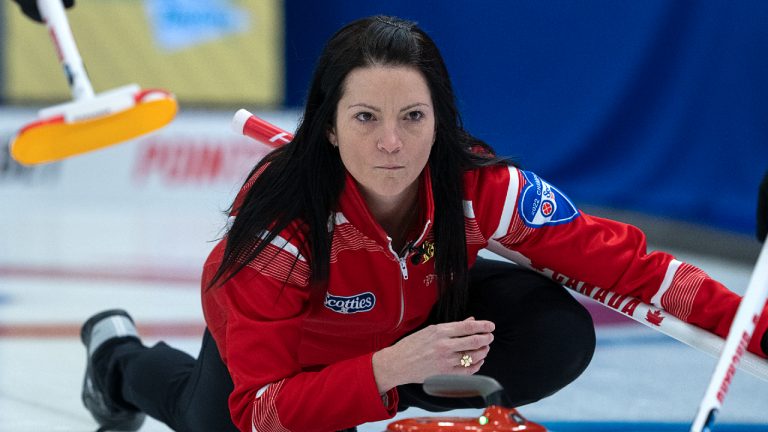 Team Canada skip Kerri Einarson releases a rock. (Andrew Vaughan/CP)