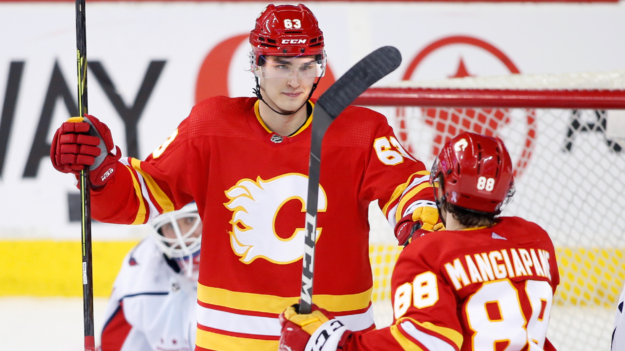 Adam Ruzicka scores the go-ahead goal for the Flames, who beat the