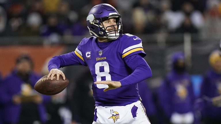Minnesota Vikings quarterback Kirk Cousins passes during the first half of an NFL football game against the Chicago Bears. (Nam Y. Huh/AP)