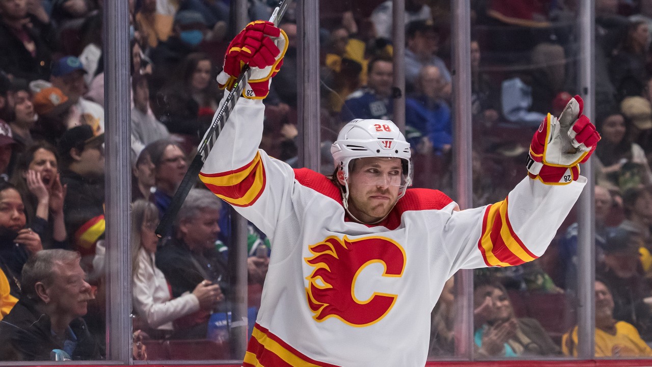 ‘I think I blacked out:’ Flames’ Duehr becomes first South Dakotan to score in NHL