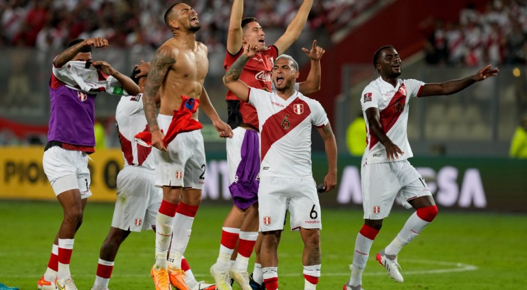 Peru beats Paraguay, qualifies for World Cup playoffs