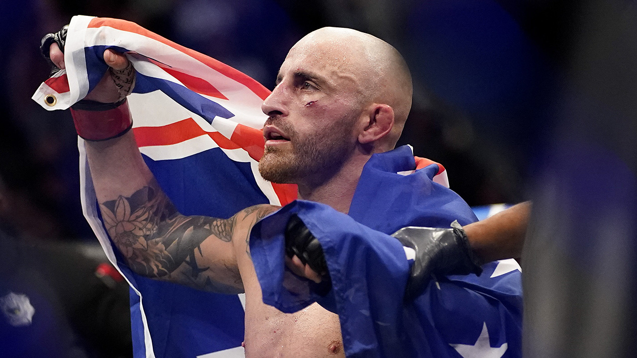 Volkanovski mauls Korean Zombie to retain belt at UFC 273