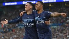 Manchester City, Liverpool keep pace in EPL title race