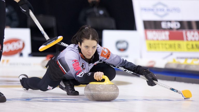 Kerri Einarson in action during the women's semifinals of the Princess Auto Players' Championship on April 16, 2022, at Toronto's Mattamy Athletic Centre. (Anil Mungal)