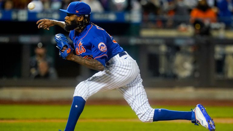New York Mets' Miguel Castro pitches during the seventh inning of a baseball game against the Miami Marlins. (Frank Franklin II/AP)