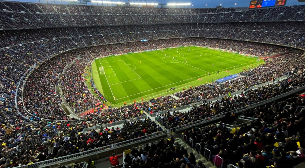 Barcelona secures .6B financing to revamp Camp Nou