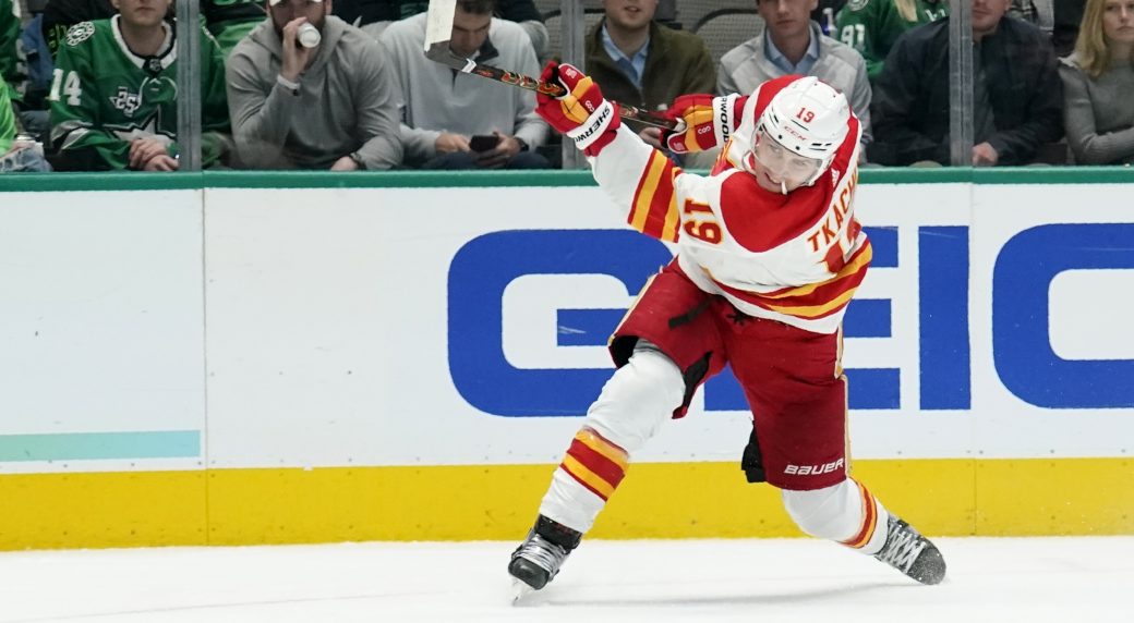 Calgary Flames Re-Sign Andrew Mangiapane - BVM Sports