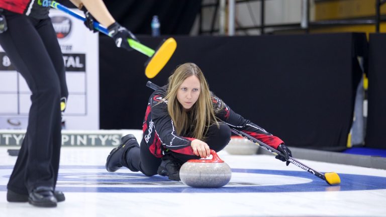 Rachel Homan shoots a stone during the 15th draw of the KIOTI Tractor Champions Cup on May 6, 2022, at the Olds Sportsplex in Olds, Alta. (Anil Mungal)
