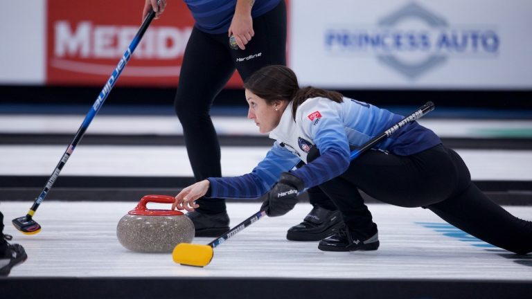 Tabitha Peterson in action during the Pinty's Grand Slam of Curling series. (Anil Mungal)