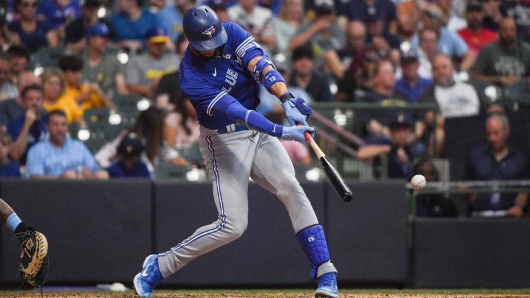 Toronto Blue Jays' Lourdes Gurriel Jr. hits a single during the fourth inning of the team's baseball game against the Milwaukee Brewers Friday, June 24, 2022, in Milwaukee. (Kenny Yoo/AP)