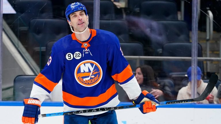 New York Islanders' Zdeno Chara (33) reacts during the last seconds of the third period of an NHL hockey game against the Tampa Bay Lightning, Friday, April 29, 2022, in Elmont, N.Y. (Frank Franklin II/AP)